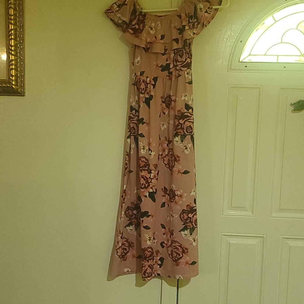 Dress - Picture 2 of 4